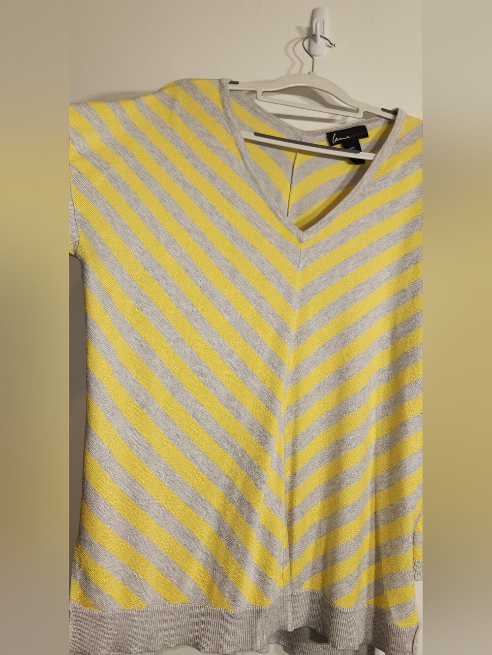 Lane Bryant 18/20 V-Neck Yellow & Gray Striped Top
